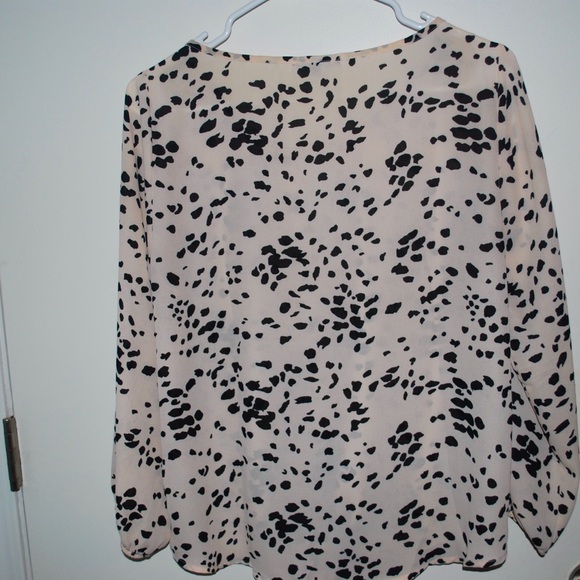 West Kei Cute tie front blouse. - Picture 6 of 7